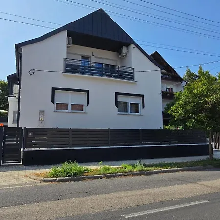 Megyer Apartmanhaz Апартаменты