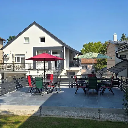 Megyer Apartmanhaz Апартаменты
