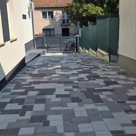 Megyer Apartmanhaz Апартаменты